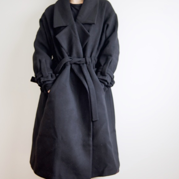 BLACK WINTER COAT - Picture 1 of 5